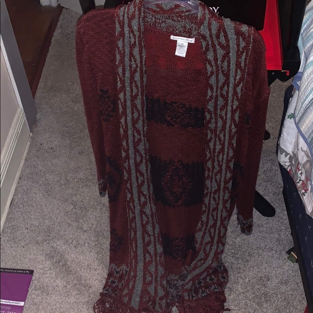 Maroon and grey duster